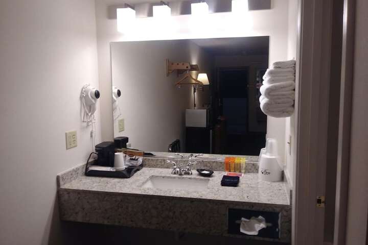 Room 17 of 27