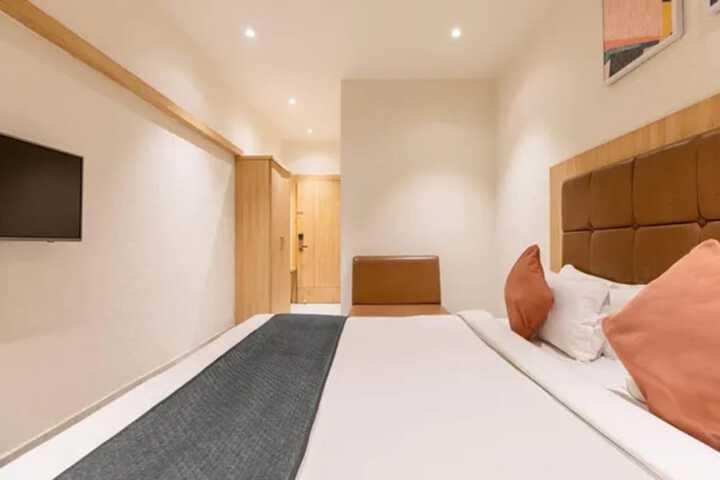 Room 19 of 47