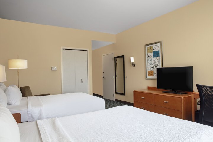 2 Double Beds (1 of 8)