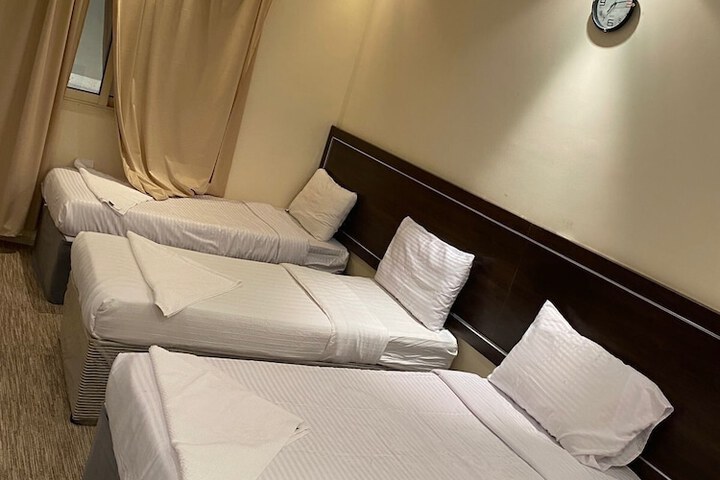 Room 2 of 7