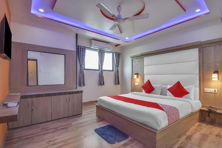 OYO Flagship 82254 Hotel Moonline