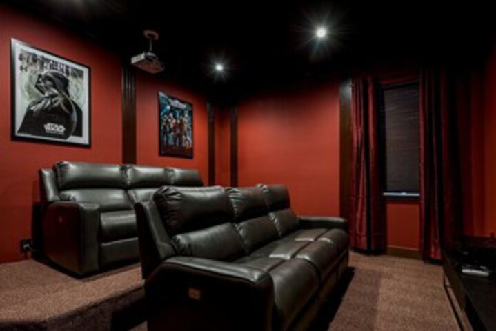 Room 11 of 32