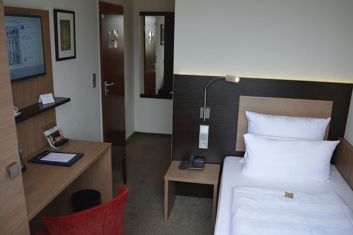 Room 19 of 70