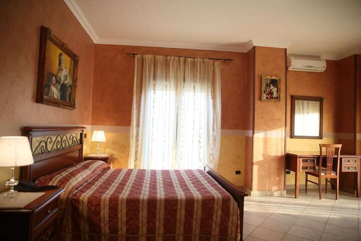 Room 21 of 62