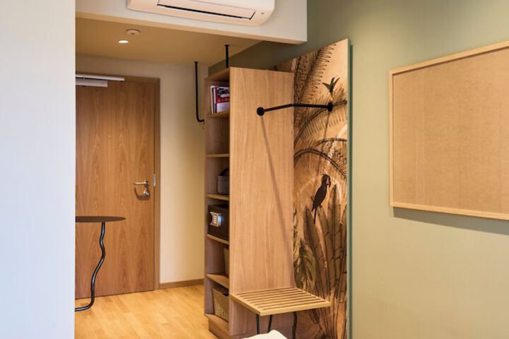 Room 2 of 19