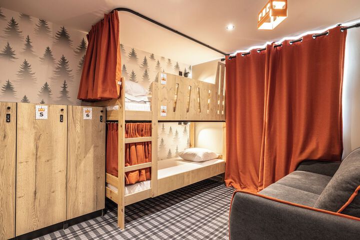 Room 34 of 144