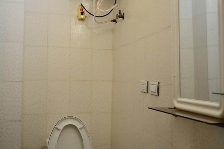 Room 7 of 10
