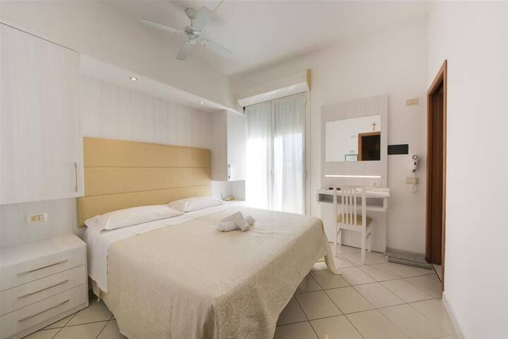 Room 2 of 26
