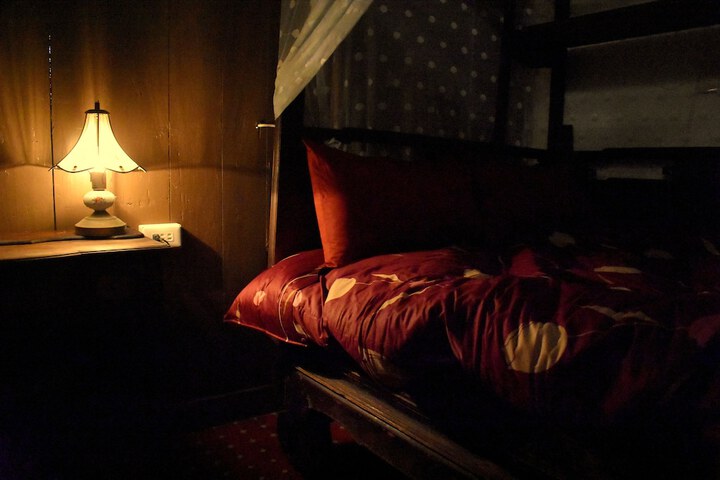 Room 8 of 42