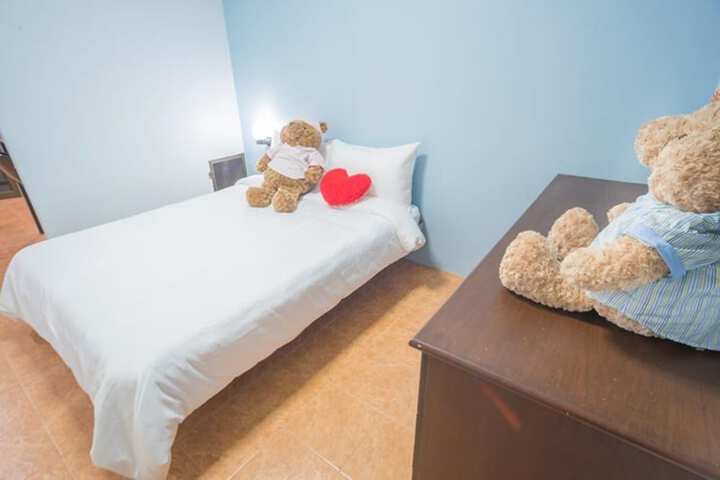 Room 5 of 16