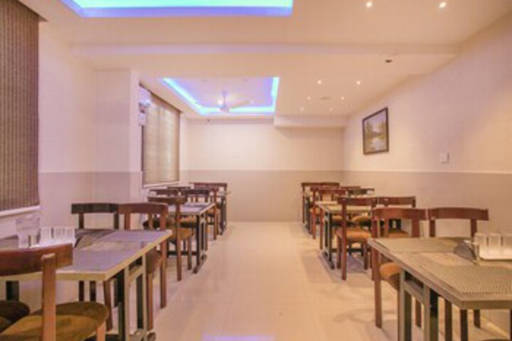 Dining 9 of 20