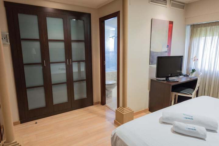 Room 11 of 34