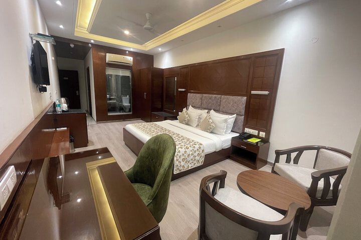 Room 9 of 29