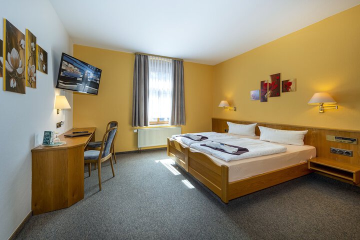 Room 3 of 27