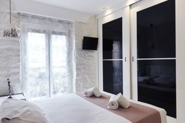 Room 9 of 34