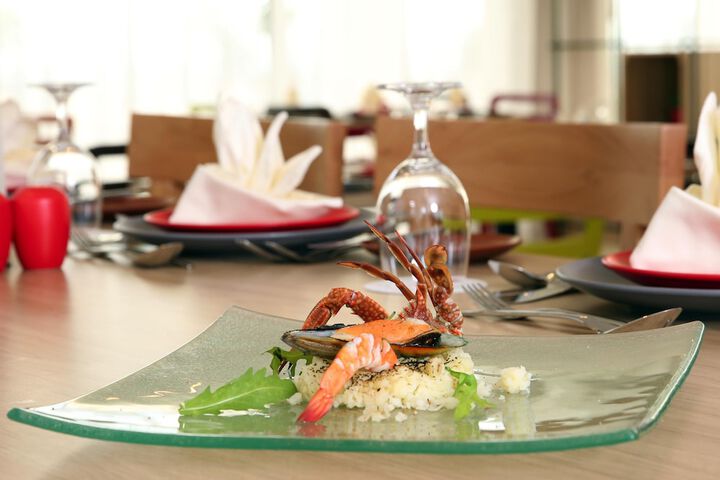 Dining 166 of 195