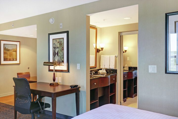 1 King Bed Whirlpool Studio Suite (21 of 22)