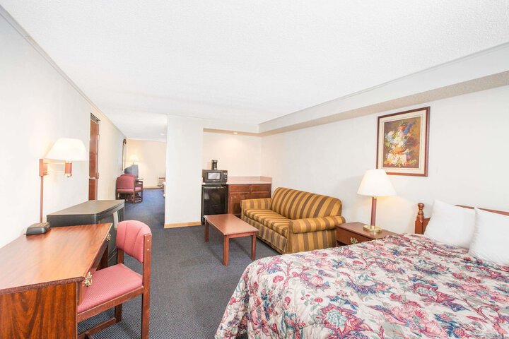 1 King Bed (13 of 13)