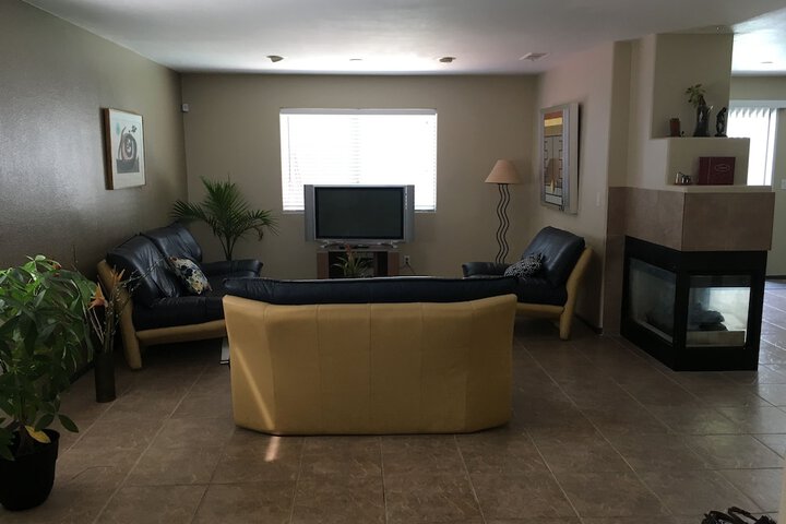 Room 12 of 30