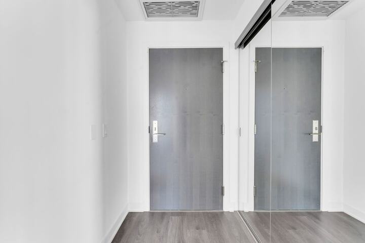 Room 33 of 52