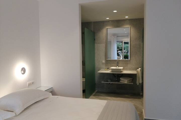 Room 17 of 43
