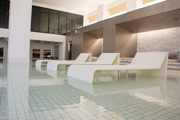 Pool 102 of 151