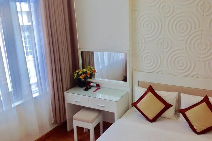 Room 11 of 24