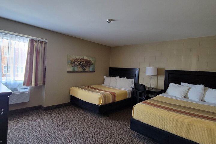 Room 10 of 25