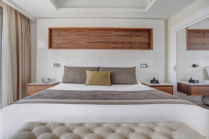 Room 28 of 170