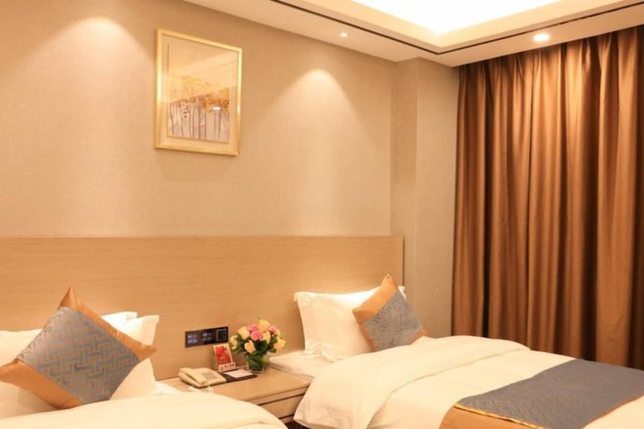 Room 14 of 34