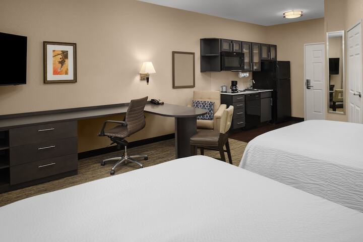 1 Full Bed Studio Suite (10 of 16)