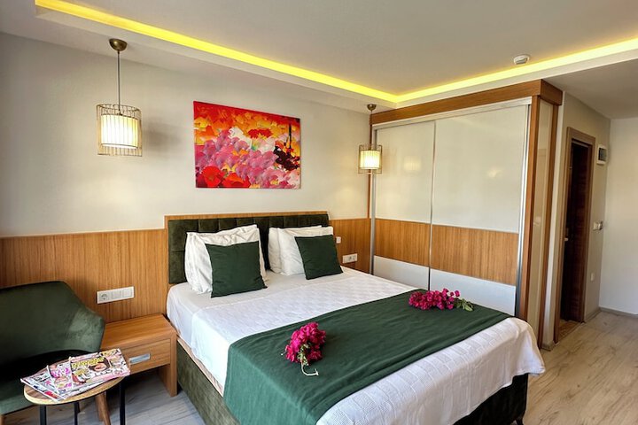 Room 32 of 102