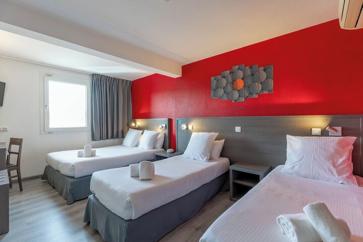 Room 32 of 67