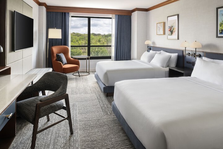 2 Queen Beds Accessible (8 of 10)