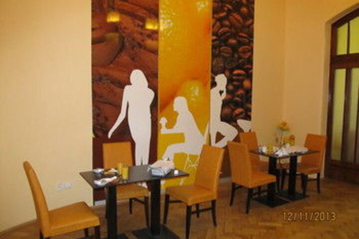 Breakfast/Coffee Service 5 of 38