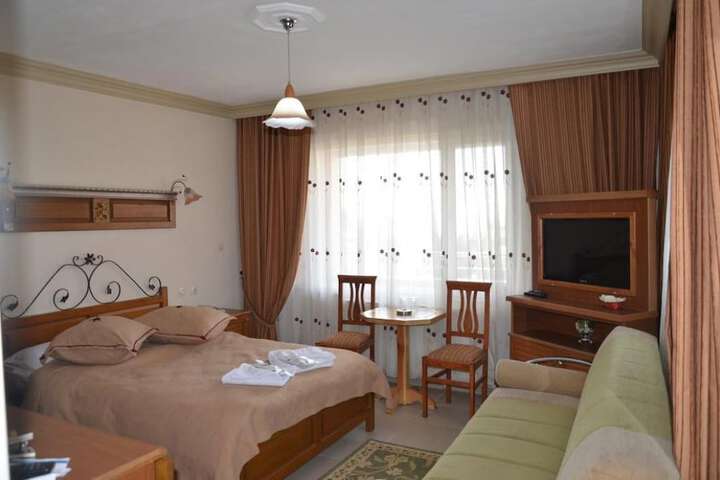 Room 2 of 52