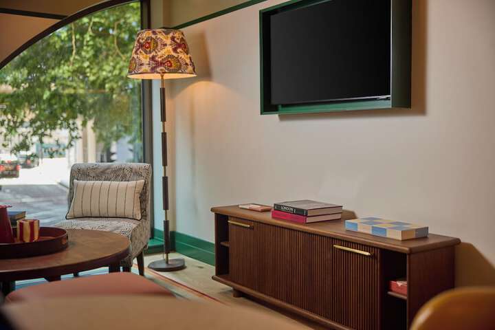 Room 46 of 79