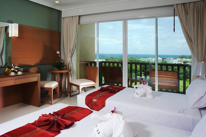 Room 4 of 40