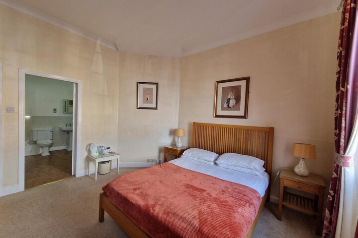 Room 9 of 51