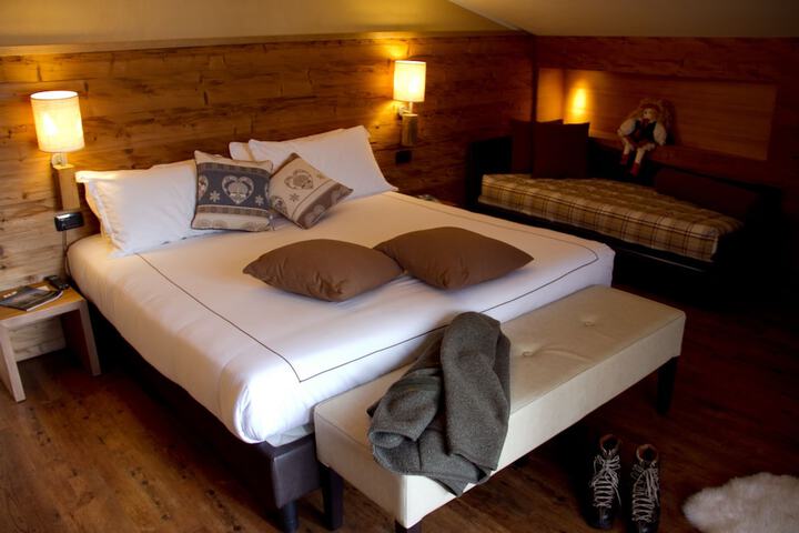 Room 3 of 41