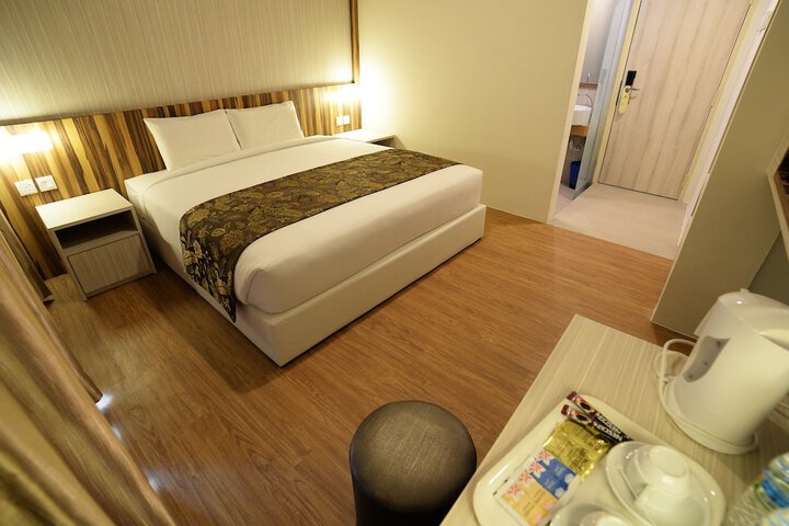Room 7 of 30