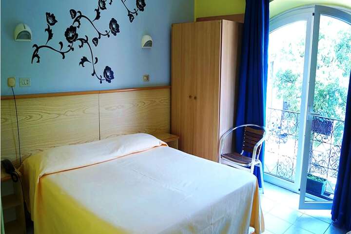 Room 7 of 40
