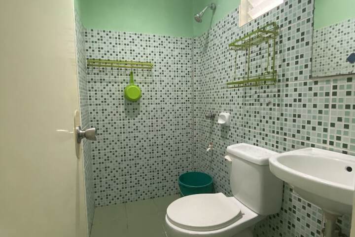 Room 32 of 59