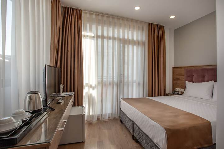 Room 10 of 66