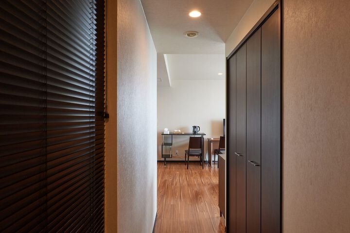 Room 35 of 79