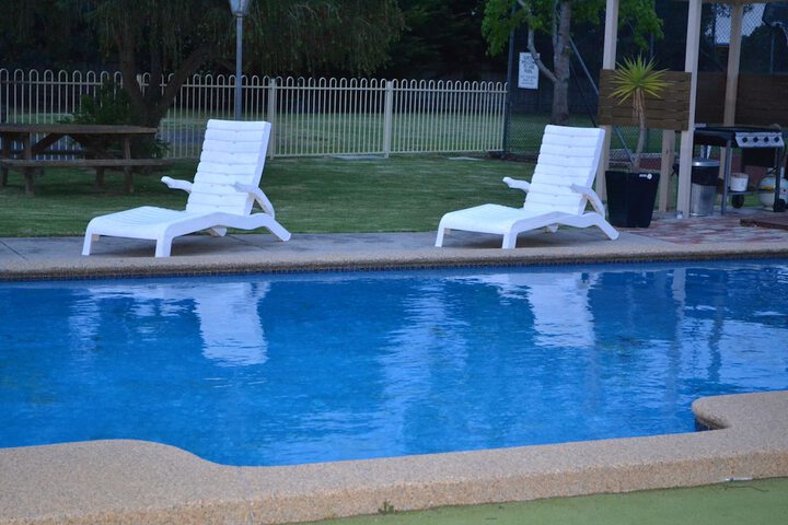 Pool 102 of 134