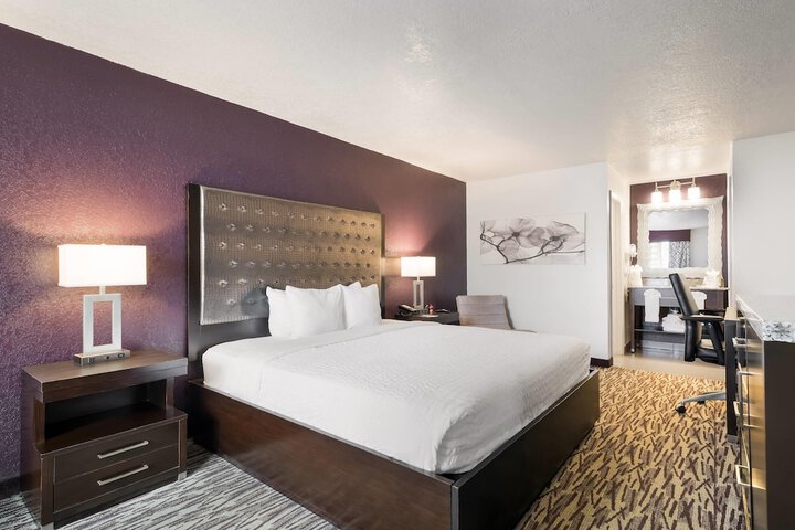 Room 35 of 62