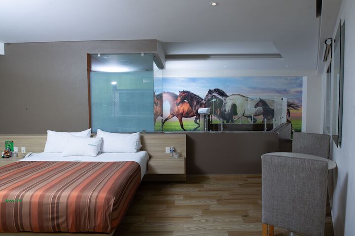Room 12 of 36