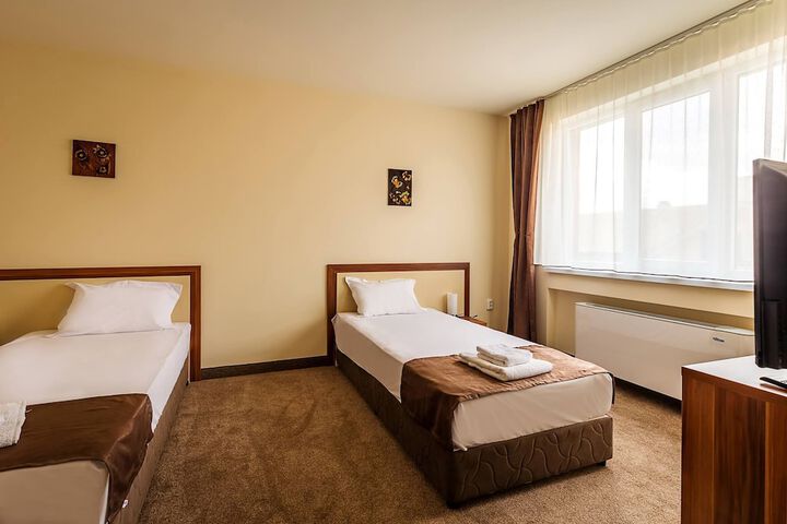 Room 12 of 46