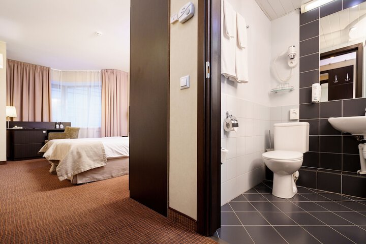 Room 10 of 55